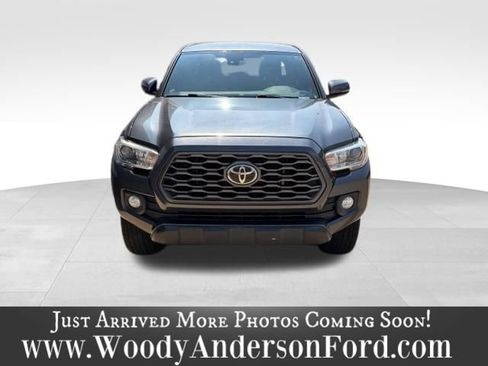 Used 2020 Toyota Tacoma TRD Off-Road AWD/4WD image 3
