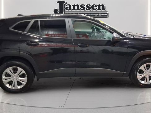 Used 2024 Chevrolet Trax LS w/ Driver Confidence Package image 5