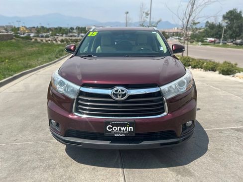 Used 2015 Toyota Highlander XLE AWD/4WD image 2