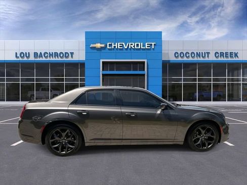 Used 2023 Chrysler 300 S RWD image 9