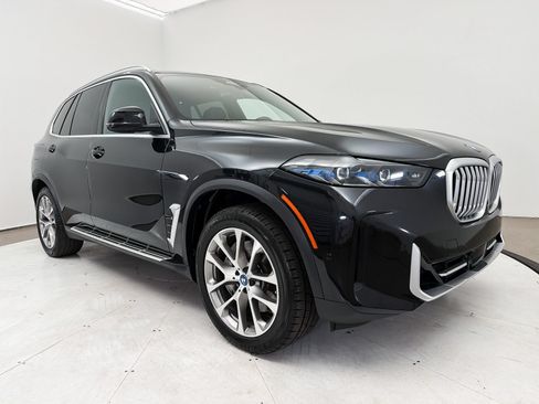Used 2024 BMW X5 xDrive50e AWD/4WD image 11