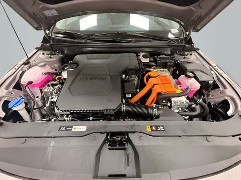 Used 2025 Hyundai Elantra Limited FWD image 23