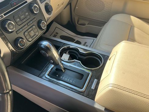 Used 2017 Ford Expedition Limited w/ Equipment Group 301A AWD/4WD image 31