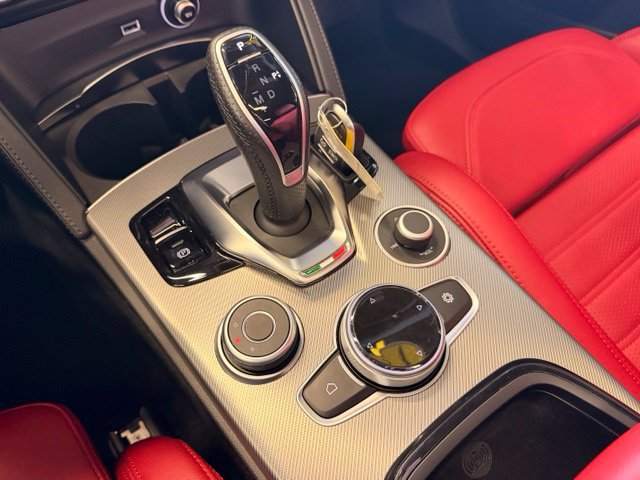 Used 2024 Alfa Romeo Stelvio Veloce AWD/4WD image 20