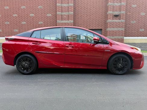 Used 2016 Toyota Prius Four w/ Advanced Technology Package FWD image 5