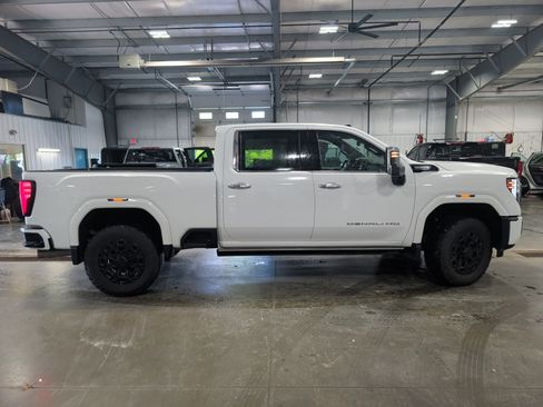 Used 2024 GMC Sierra 3500 Denali Ultimate AWD/4WD image 2