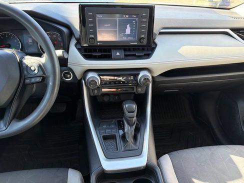 Used 2020 Toyota RAV4 XLE w/ Convenience Package FWD image 20
