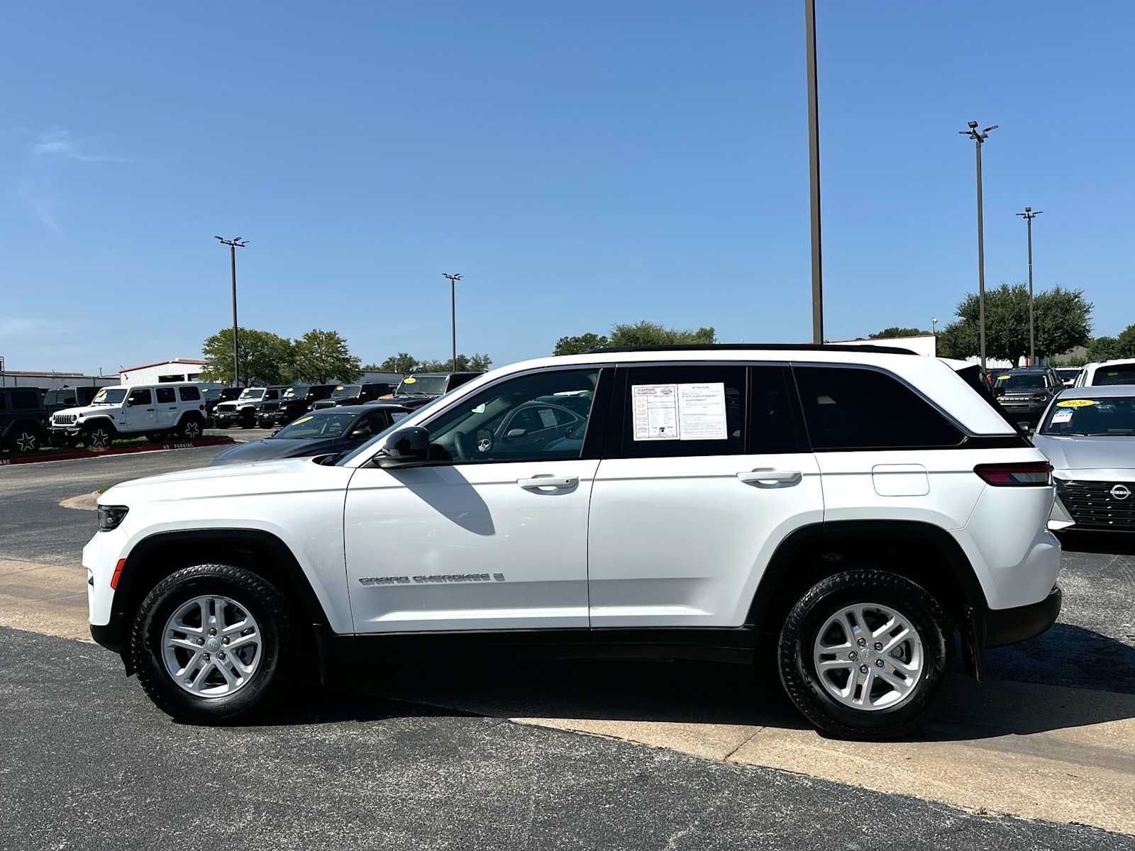 Used 2025 Jeep Grand Cherokee Laredo w/ MOPAR Finishing Package RWD image 12