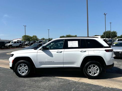 Used 2025 Jeep Grand Cherokee Laredo w/ MOPAR Finishing Package RWD image 12