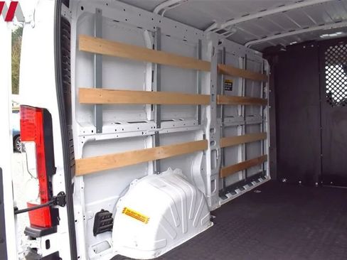 Used 2025 RAM ProMaster 2500 w/ U-Haul Equipment Group FWD image 29