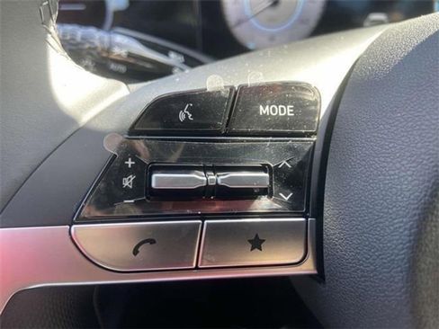 Used 2025 Hyundai Elantra SEL image 8