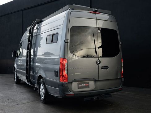 Used 2022 Mercedes-Benz Sprinter 2500 image 13