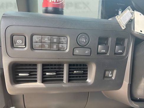 Used 2024 Chevrolet Brightdrop 600 w/ Commercial Equipment Package AWD/4WD image 13