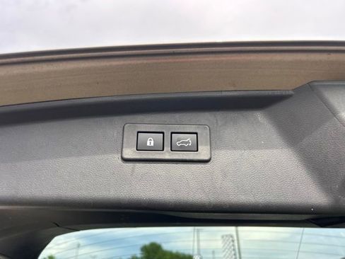 Used 2025 Subaru Outback Onyx Edition AWD/4WD image 30