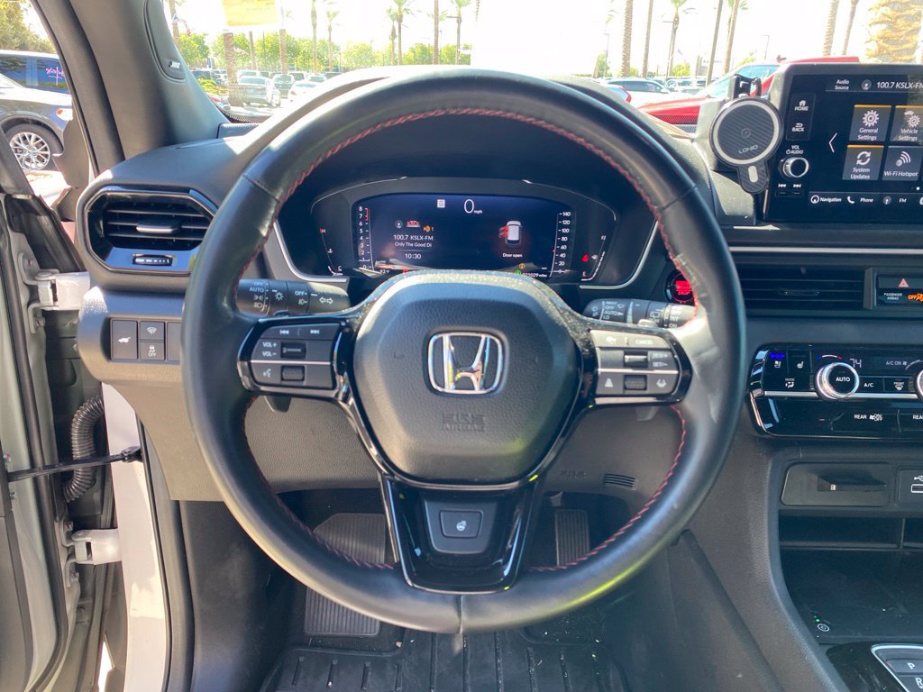 Used 2025 Honda Pilot Black Edition image 12