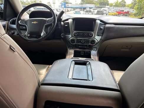 Used 2018 Chevrolet Tahoe LT w/ Luxury Package AWD/4WD image 12