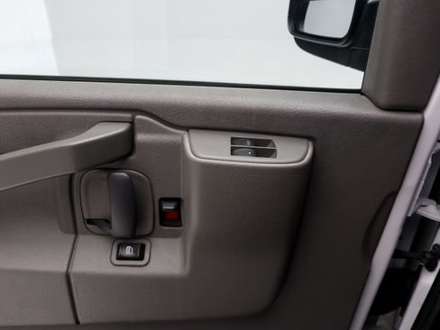 Used 2017 Chevrolet Express 3500 LS RWD image 22