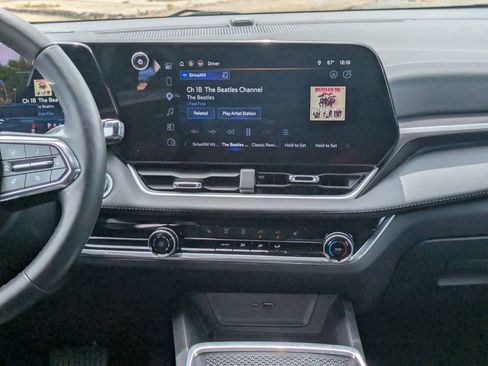 Used 2025 Chevrolet Equinox LT FWD image 18