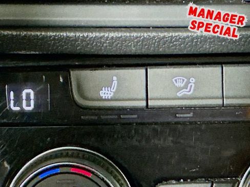 Used 2024 Volkswagen Jetta SE FWD image 20