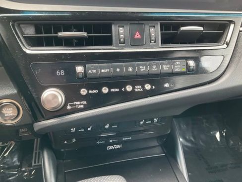 Used 2022 Lexus ES 350 F Sport FWD image 7