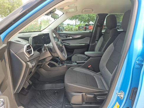 Used 2025 Chevrolet TrailBlazer LS w/ LS Confidence Package FWD image 9