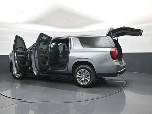 Used 2025 GMC Yukon XL Denali AWD/4WD image 51