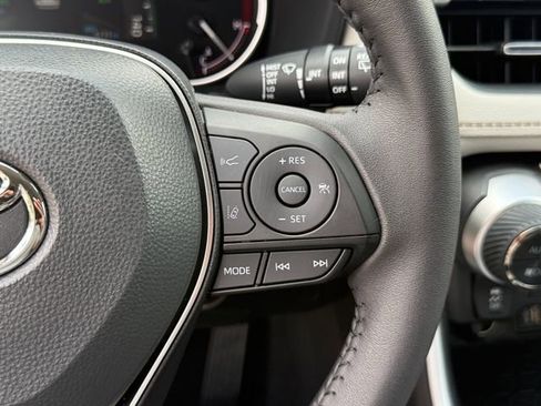 Used 2025 Toyota RAV4 XLE Premium FWD image 15