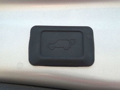 Used 2023 Toyota RAV4 XLE image 14