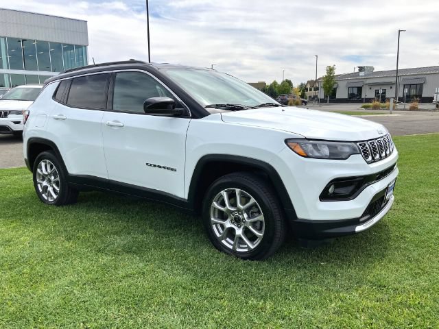 Used 2025 Jeep Compass Limited AWD/4WD image 1