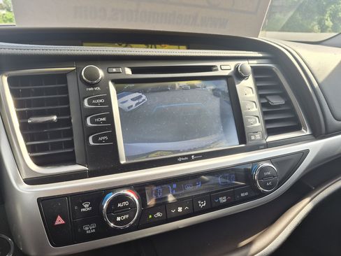 Used 2015 Toyota Highlander XLE AWD/4WD image 22
