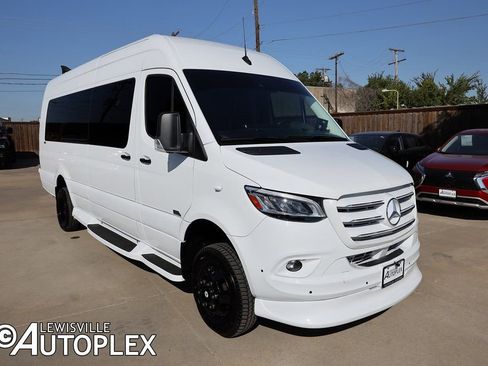 Used 2023 Mercedes-Benz Sprinter 3500 image 4