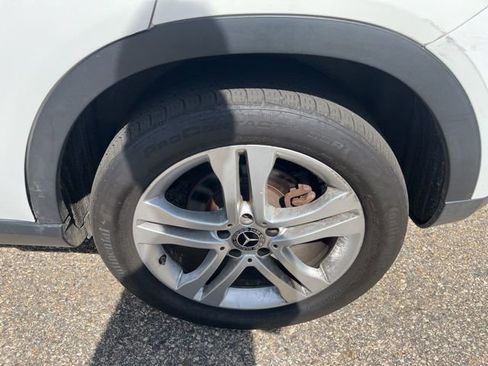 Used 2019 Mercedes-Benz GLA 250 4MATIC image 11