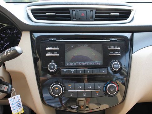Used 2015 Nissan Rogue S AWD/4WD image 21