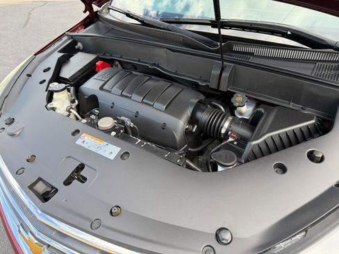 Used 2017 Chevrolet Traverse LT FWD image 24