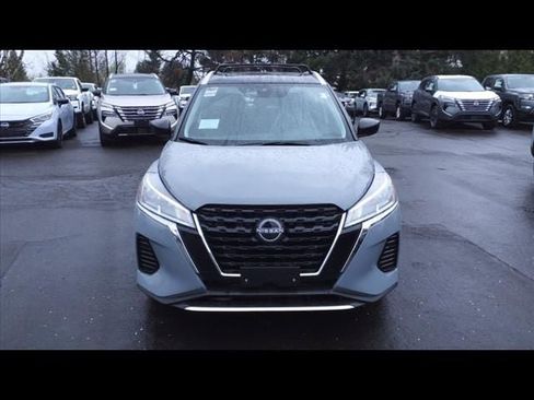 New 2024 Nissan Kicks SV w/ Exterior Package image 2