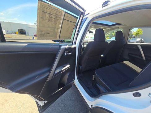 Used 2016 Toyota RAV4 XLE w/ Convenience Package AWD/4WD image 15
