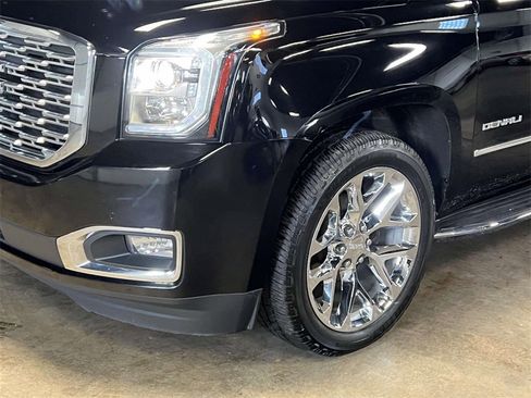 Used 2020 GMC Yukon Denali image 7