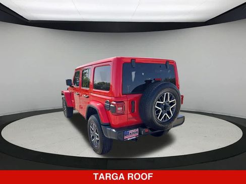 Used 2025 Jeep Wrangler Unlimited Sahara AWD/4WD image 4