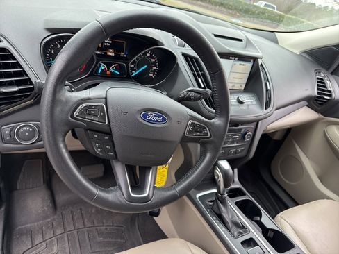 Used 2018 Ford Escape SEL image 9