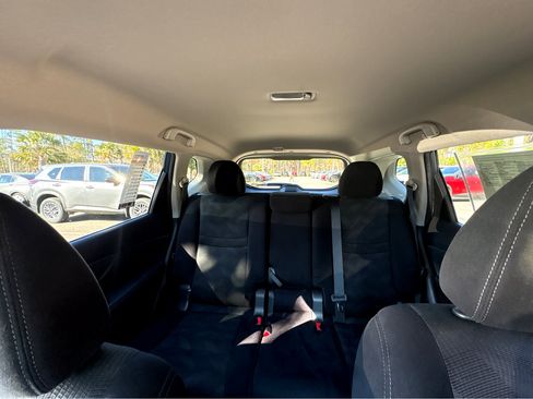 Used 2015 Nissan Rogue SV w/ SV Premium Package image 32