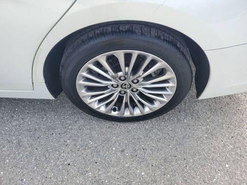 Certified 2020 Toyota Avalon Limited image 19