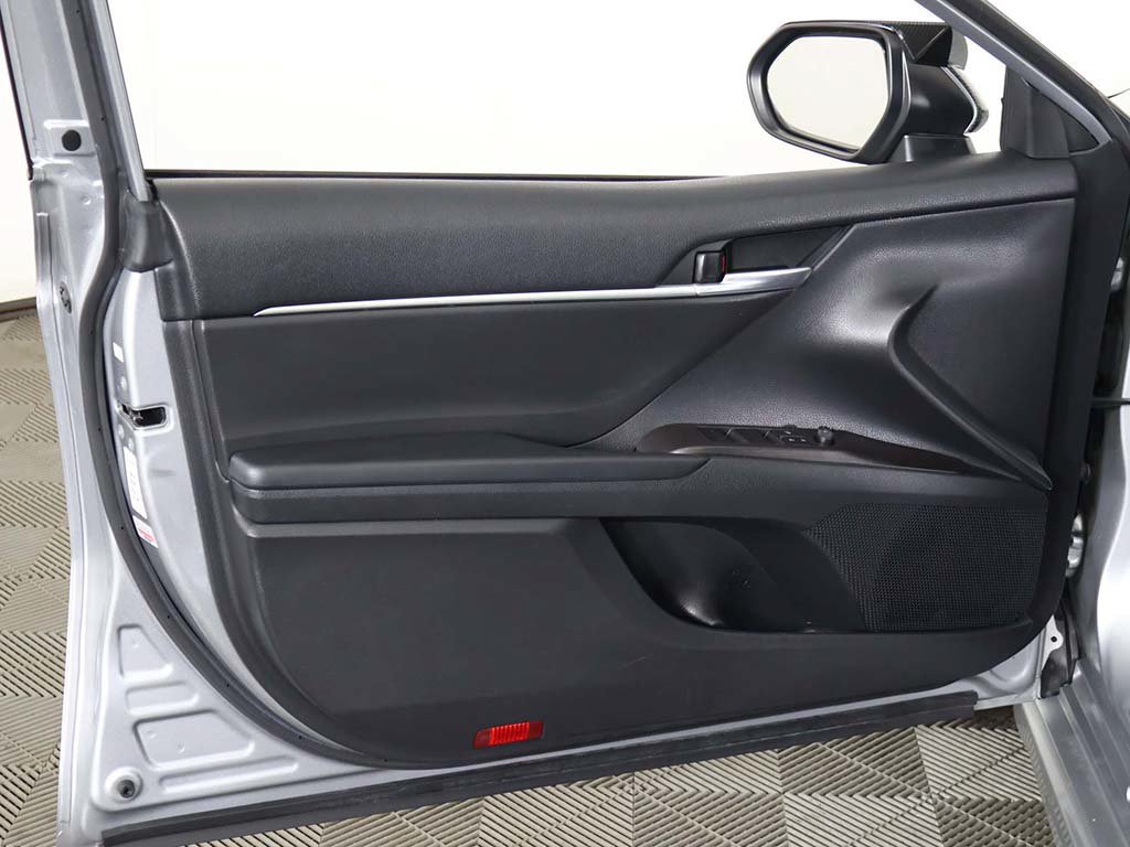Used 2022 Toyota Camry SE FWD image 18