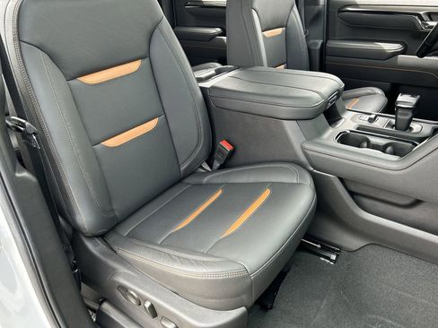 Used 2025 GMC Sierra 1500 AT4 w/ AT4 Premium Package image 28