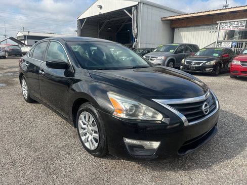 Used 2015 Nissan Altima 2.5 S image 1