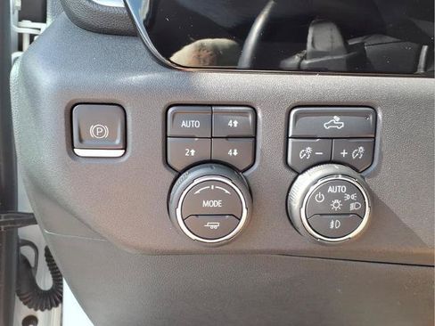 Used 2023 Chevrolet Silverado 1500 LT Trail Boss w/ Protection Package AWD/4WD image 19