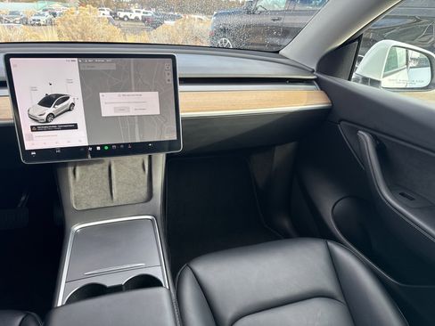Used 2021 Tesla Model Y 2WD image 16