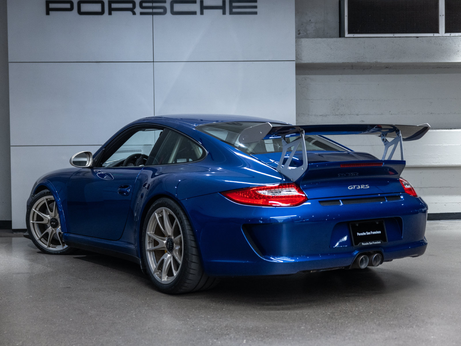 Used 2010 Porsche 911 GT3 RS RWD image 3
