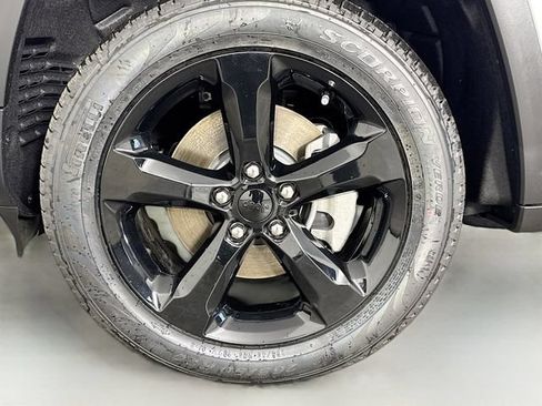 New 2026 Jeep Grand Cherokee L Limited w/ Limited Altitude Package AWD/4WD image 38