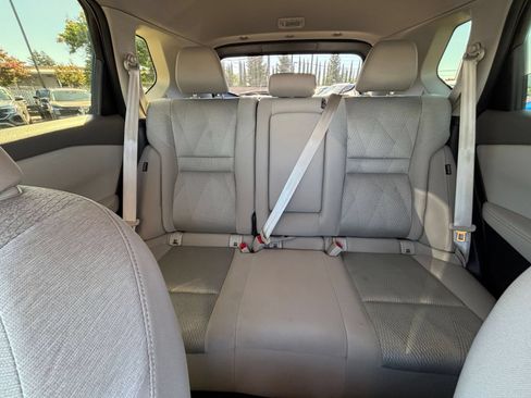 Used 2025 Nissan Rogue SV FWD image 40