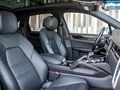 Used 2019 Porsche Cayenne S image 22
